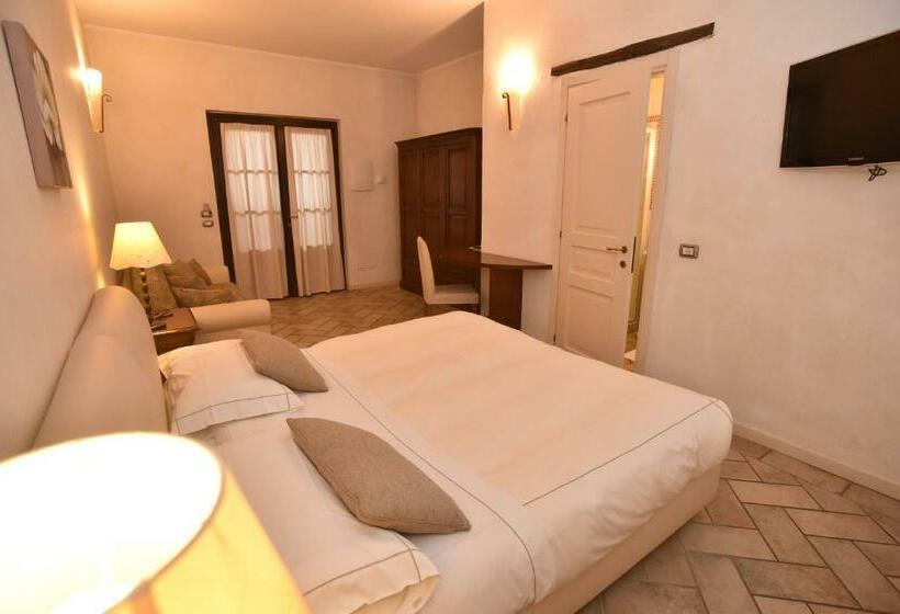 חדר סטנדרט לשלושה, Agriturismo La Camilla