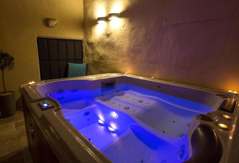 套房, Allegory Boutique