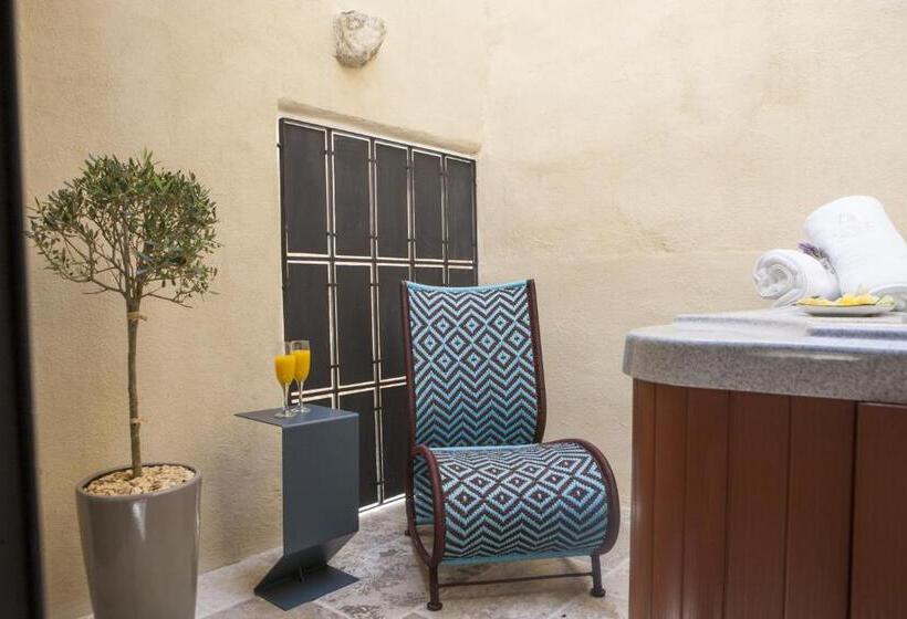 套房, Allegory Boutique