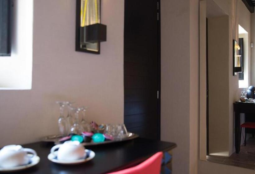 带阳台套房, Allegory Boutique