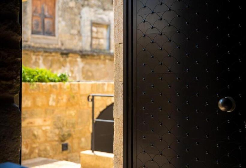 带阳台套房, Allegory Boutique