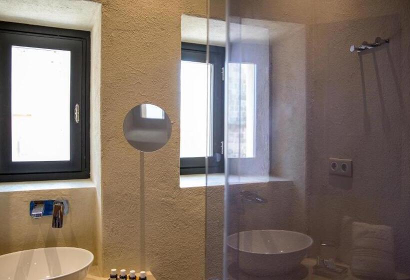 小型套房, Allegory Boutique