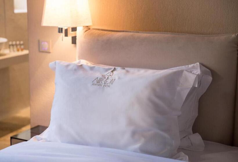 小型套房, Allegory Boutique