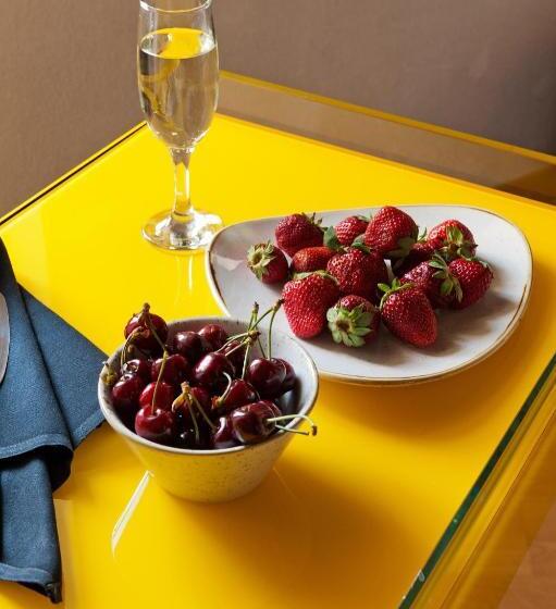 小型套房, Allegory Boutique