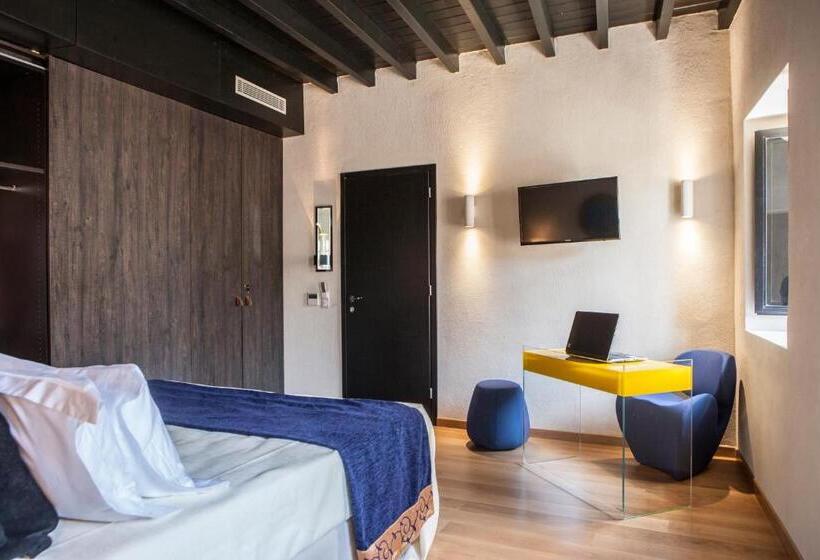 小型套房, Allegory Boutique