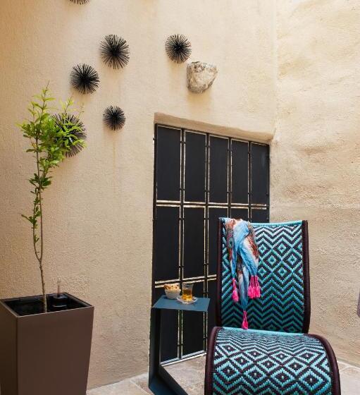 套房, Allegory Boutique