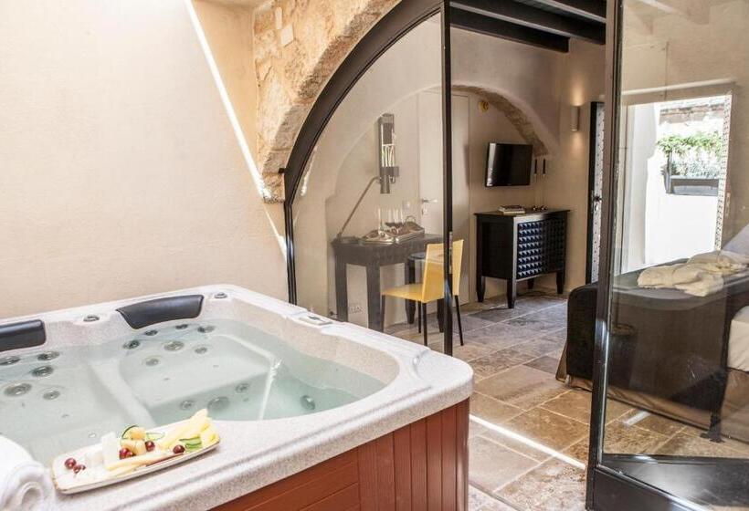 סוויטה, Allegory Boutique