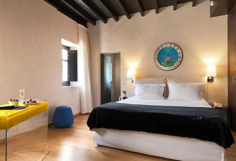 סוויטת ג'וניור, Allegory Boutique