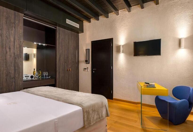 小型套房, Allegory Boutique