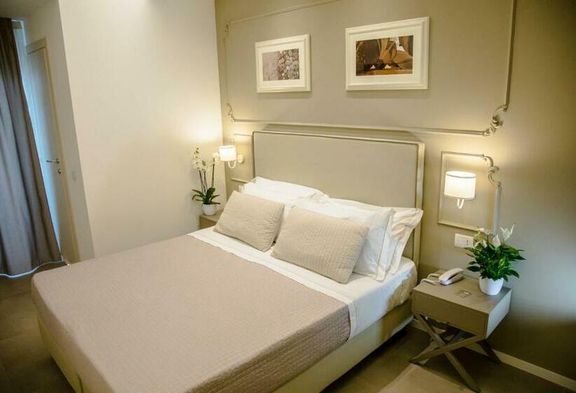 Номер Стандарт, Ambassador