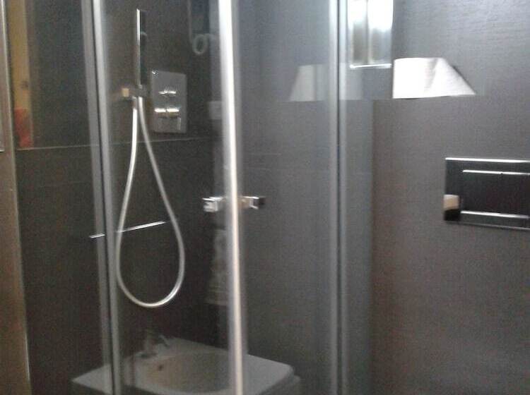 Номер Стандарт, Ambassador