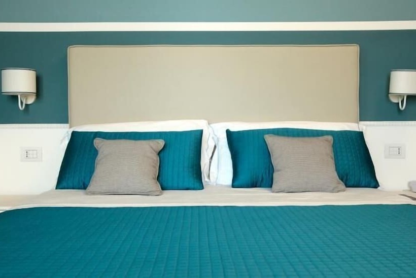 Номер Стандарт, Ambassador