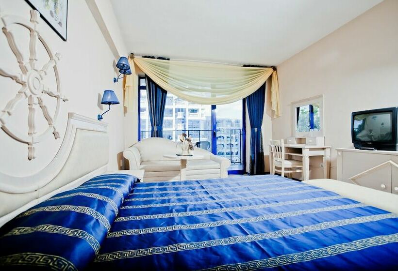 غرفة قياسية مطلة على المتنزه, Chaika Beach Resort