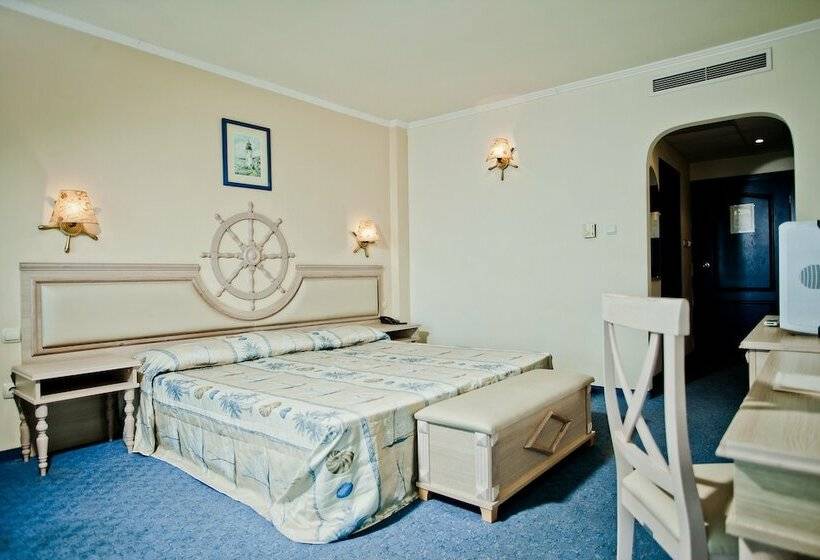 غرفة قياسية مطلة على المتنزه, Chaika Beach Resort