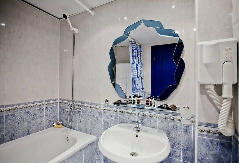 غرفة قياسية مطلة على المتنزه, Chaika Beach Resort