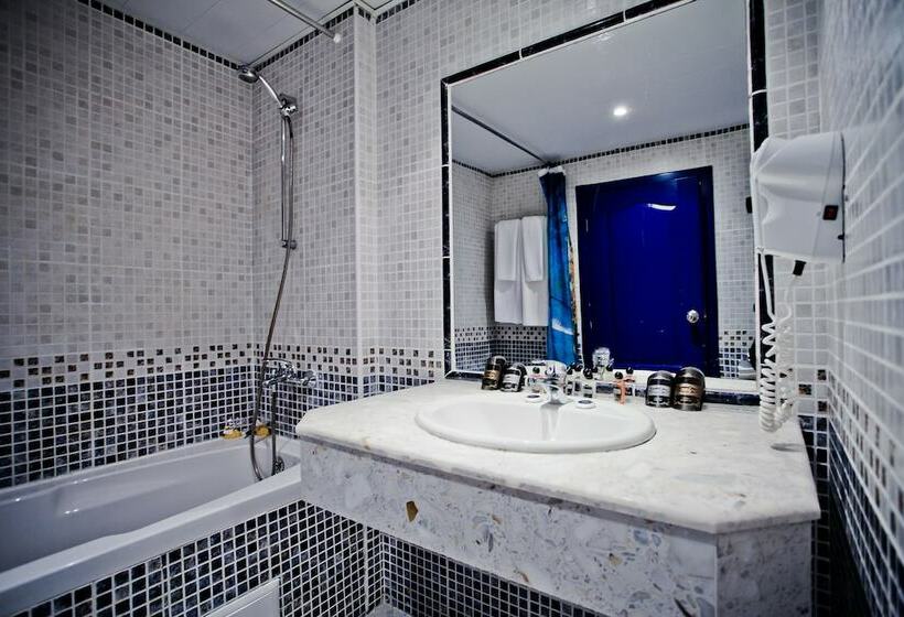 غرفة قياسية مطلة على المتنزه, Chaika Beach Resort