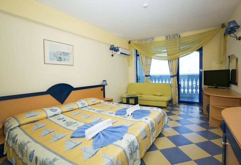 غرفة قياسية مطلّة علي البحر, Chaika Beach Resort