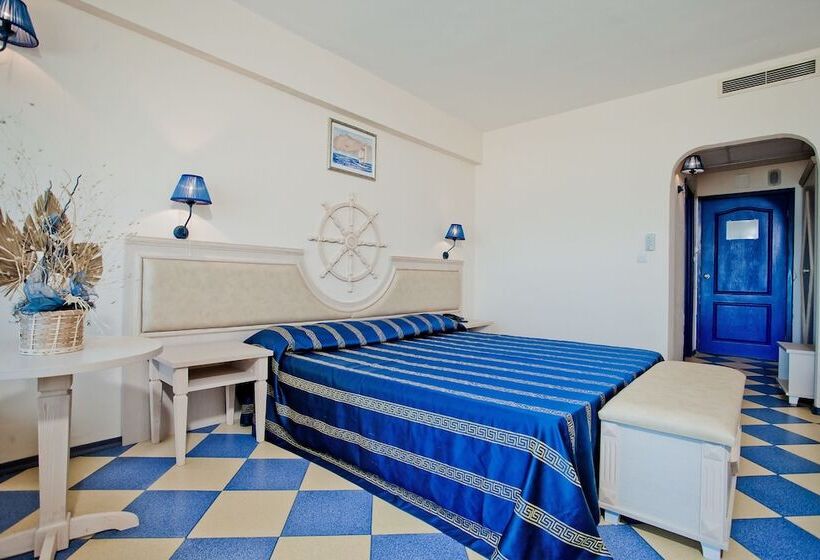 غرفة قياسية مطلّة علي البحر, Chaika Beach Resort