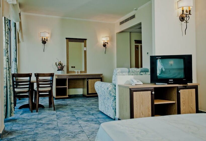 إستديو قياسى مطل على الحديقة, Chaika Beach Resort