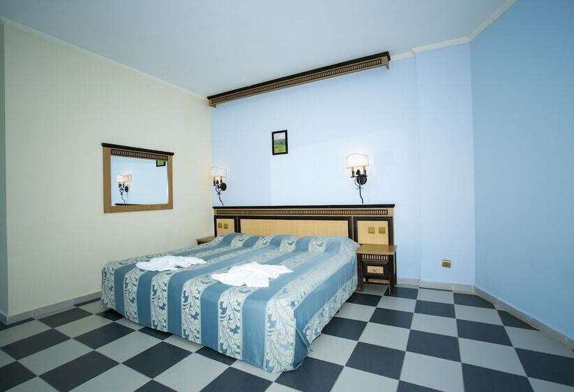 إستديو قياسى مطل على الحديقة, Chaika Beach Resort