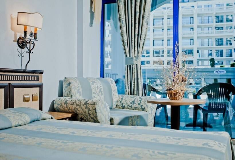 غرفة قياسية مطلة على المتنزه, Chaika Beach Resort