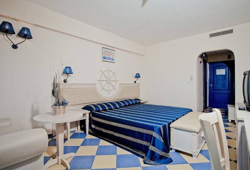 غرفة قياسية مطلّة علي البحر, Chaika Beach Resort