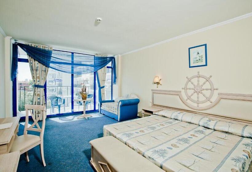 غرفة قياسية مطلة على المتنزه, Chaika Beach Resort