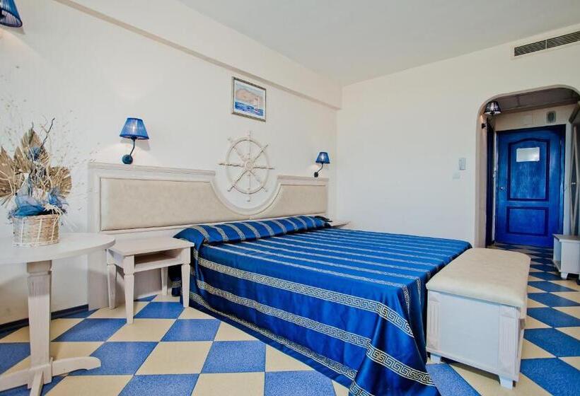 غرفة قياسية مطلّة علي البحر, Chaika Beach Resort