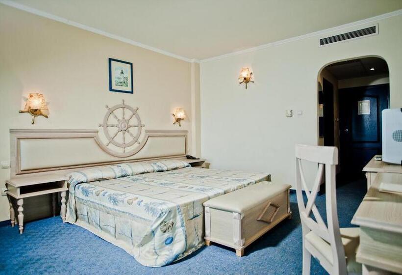 غرفة قياسية مطلّة علي البحر, Chaika Beach Resort