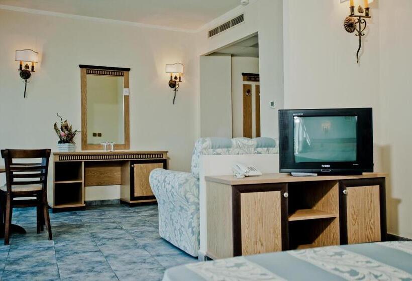 إستديو قياسى مطل على الحديقة, Chaika Beach Resort