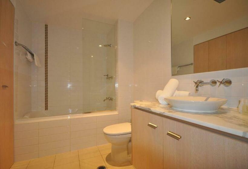 Апартаменты 2 Спальни, Chancellor Lakeside