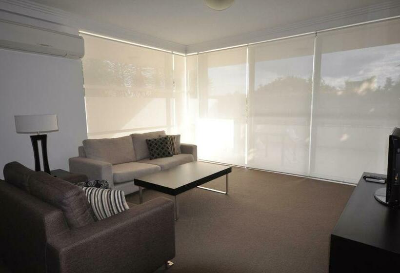 Апартаменты 2 Спальни, Chancellor Lakeside