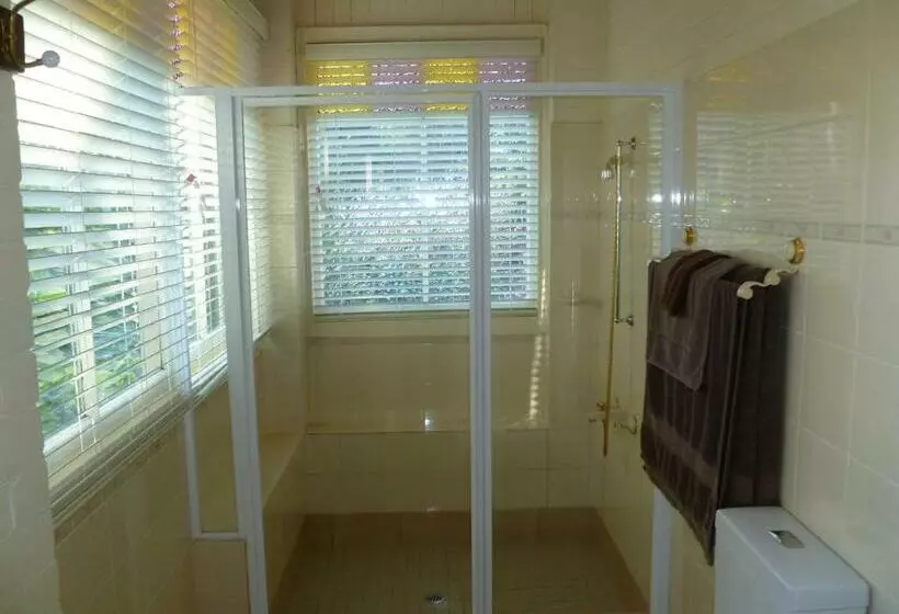 リバービュースタンダードルーム, Donalea Bed And Breakfast & Riverview Apartment