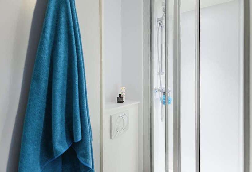 غرفة قياسية, F1 Antibes Sophia Antipolis