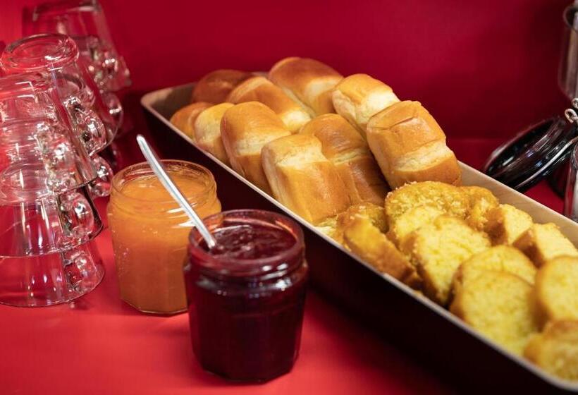 غرفة قياسية, F1 Antibes Sophia Antipolis