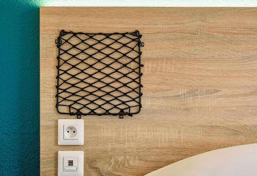 غرفة قياسية, F1 Antibes Sophia Antipolis