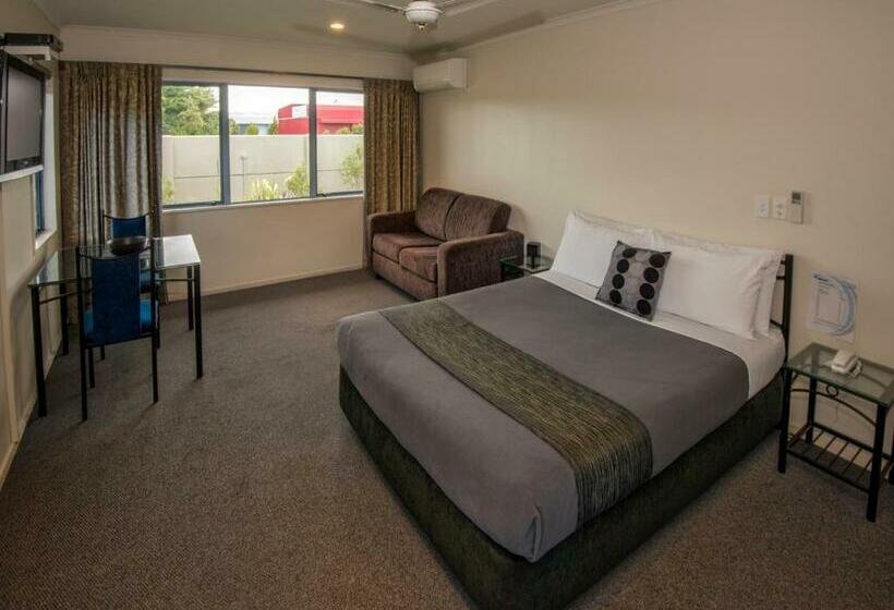 Студия Стандарт, Gateway Motor Inn