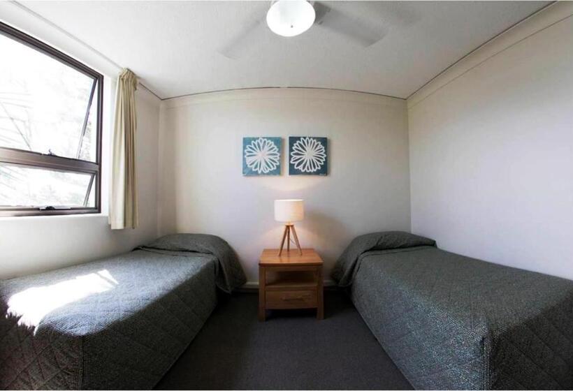 Апартаменты 3 Спальни, Headland Tropicana Resort