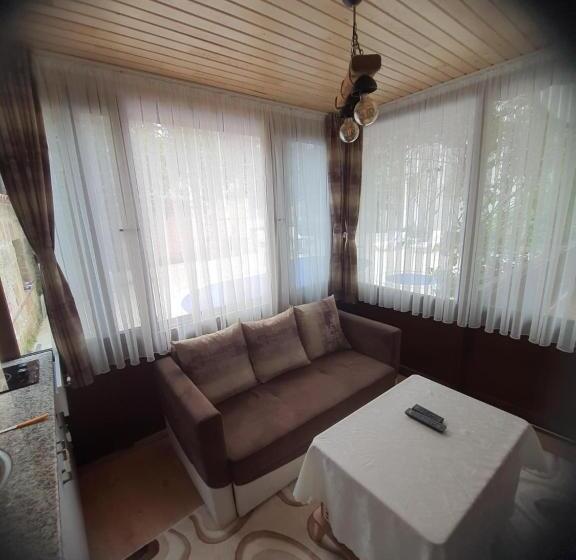 Estúdio Standard Vista Jardim, Kaleiçi Ozkavak