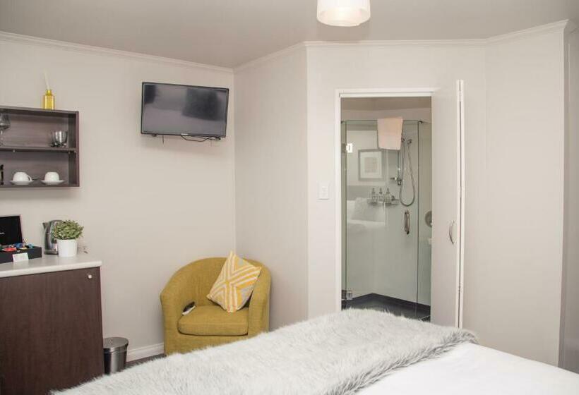 キングサイズベッドのスタンダードルーム, Lands End