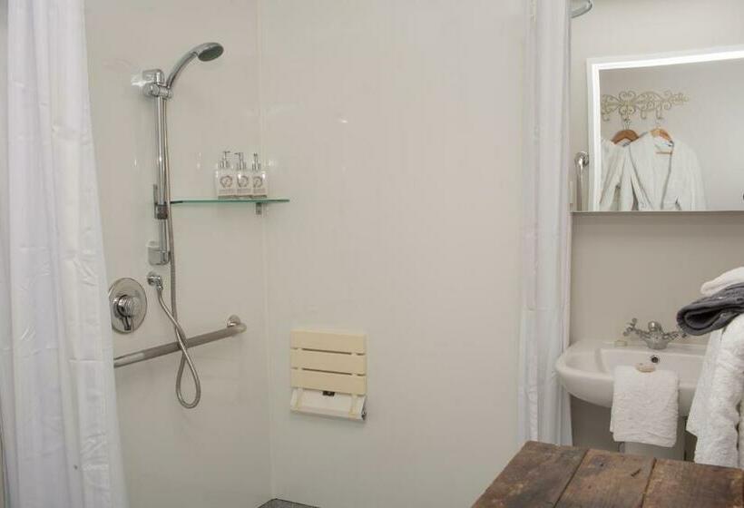 キングサイズベッドのスタンダードルーム, Lands End