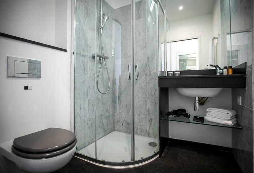 标准间, Le Manoir