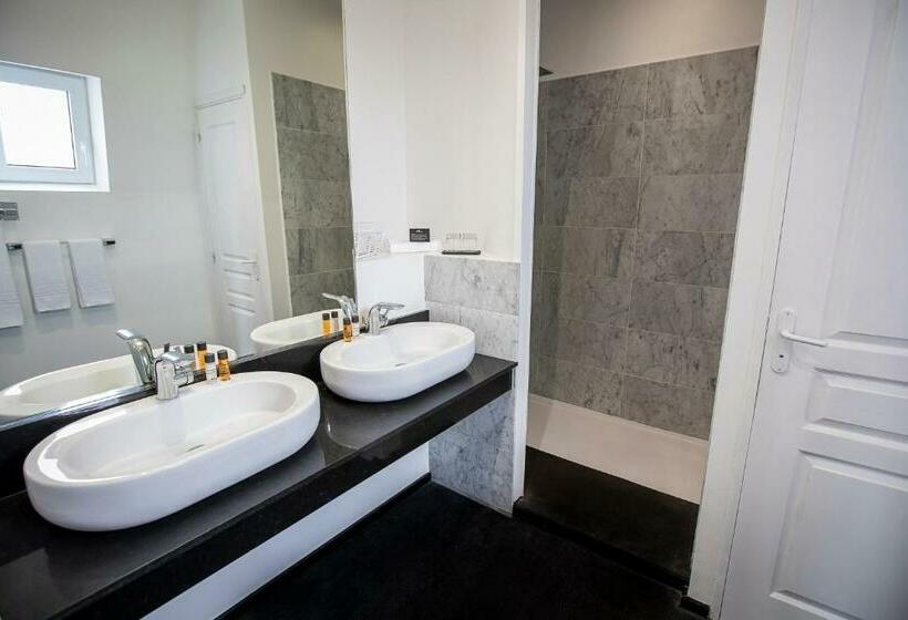 尊贵房, Le Manoir