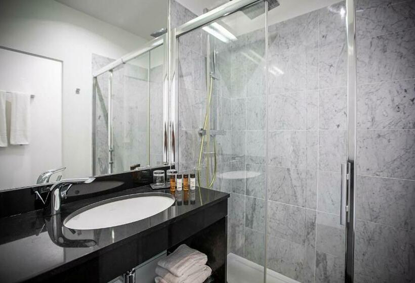 尊贵房, Le Manoir