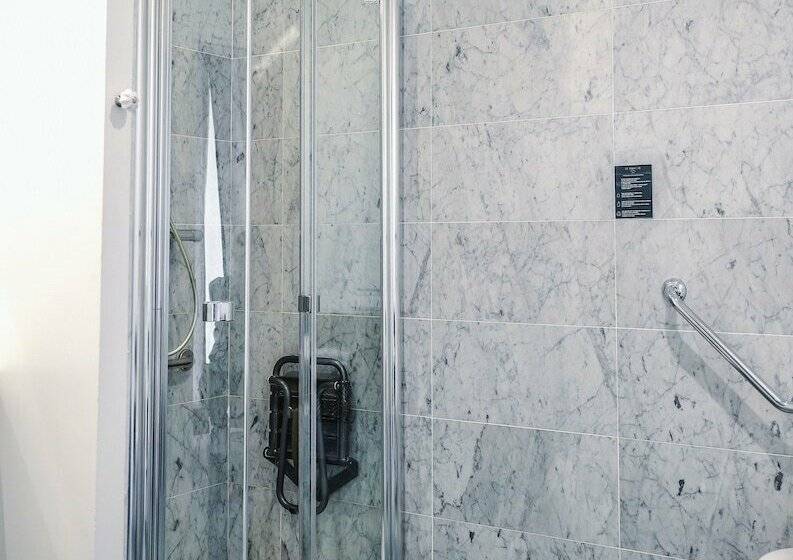 标准间, Le Manoir