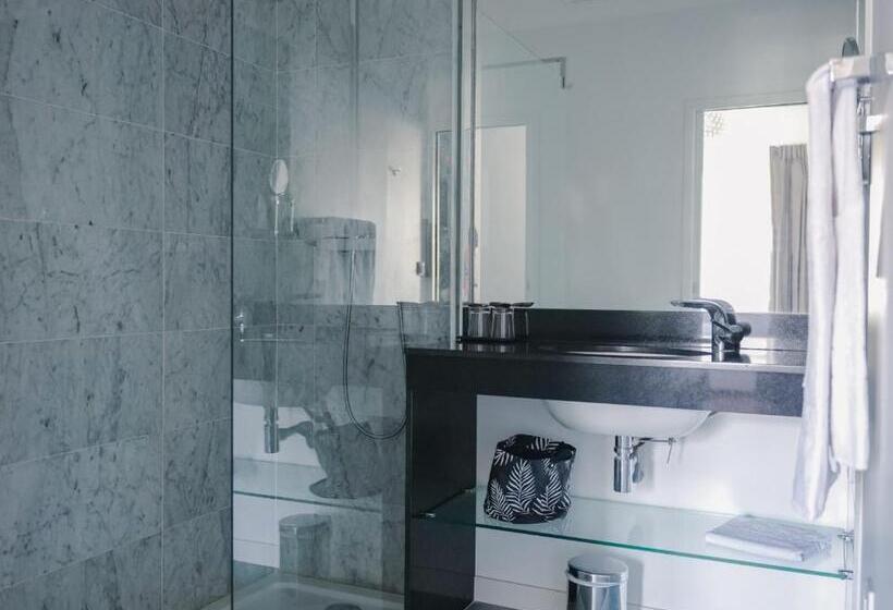 尊贵房, Le Manoir