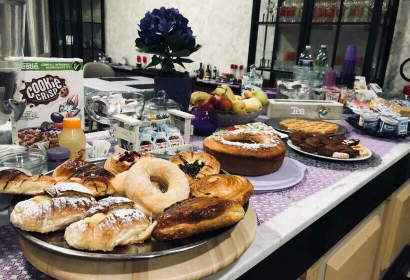 חדר סטנדרט לשלושה, Maximo