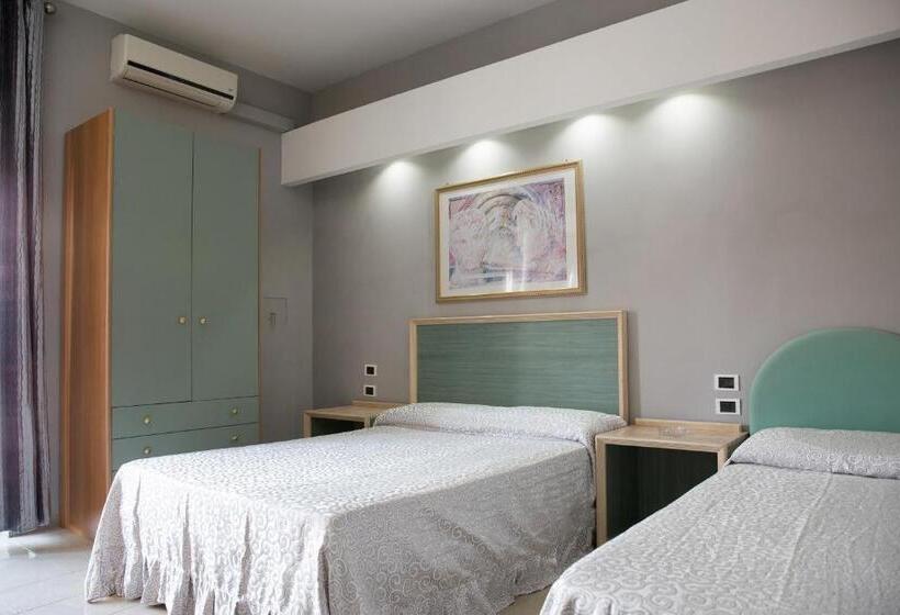 חדר סטנדרט לארבעה, Maximo