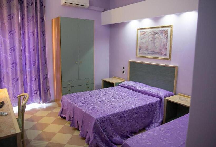 חדר סטנדרט לארבעה, Maximo