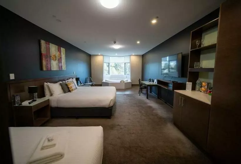 デラックススイート, Sfera's Park Suites & Convention Centre